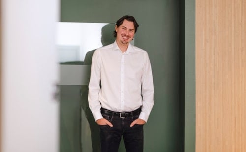 Half body portrait of employee Mathias Ström